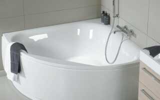 Маленькая угловая ванна