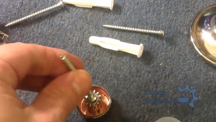 Снова вставьте шуруп