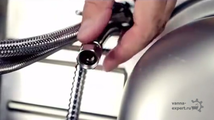 Вставьте уплотнитель