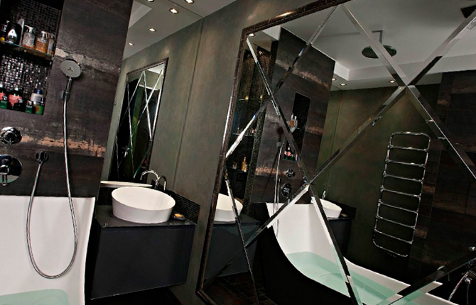 Зеркальная ванная комната