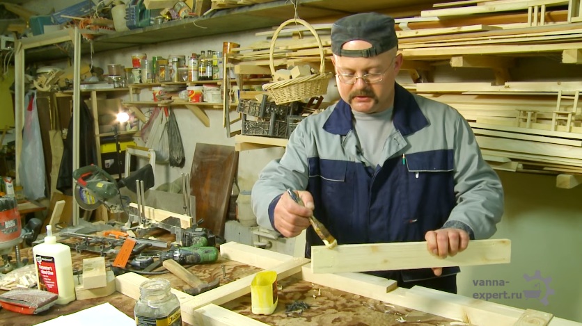 Нанесение клея