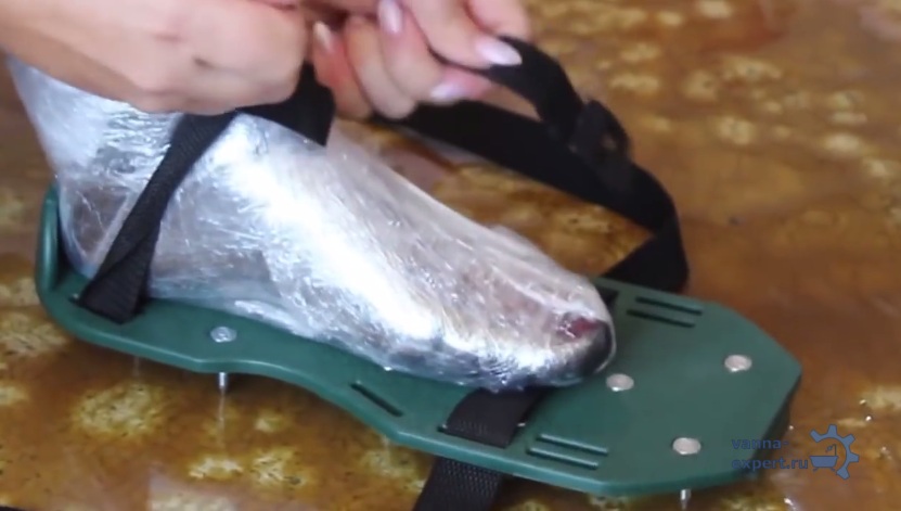 Подошвы с шипами для монтажа наливных полов