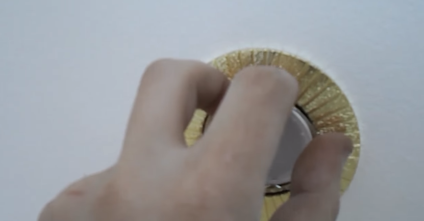 Установите стопорные кольца