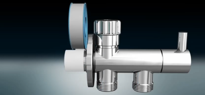 На резьбу нужно намотать фум