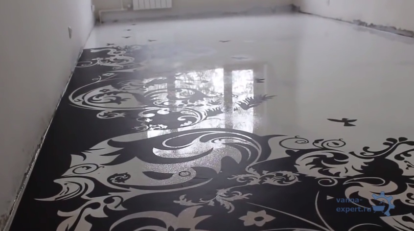 Декор приклеен