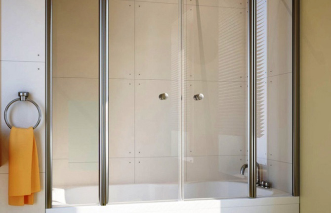 Распашные стеклянные шторки