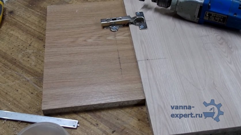 На фото показано, какой должна быть разметка под петлю