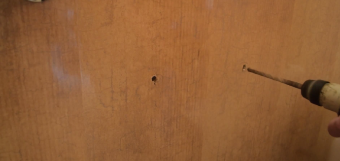 Просверлите отверстия