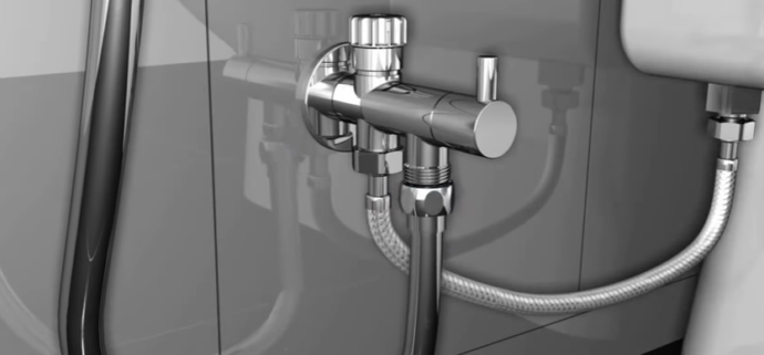 Прикрутите шланг душа