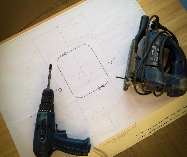 Чертеж, по которому будет производиться сверление и распил