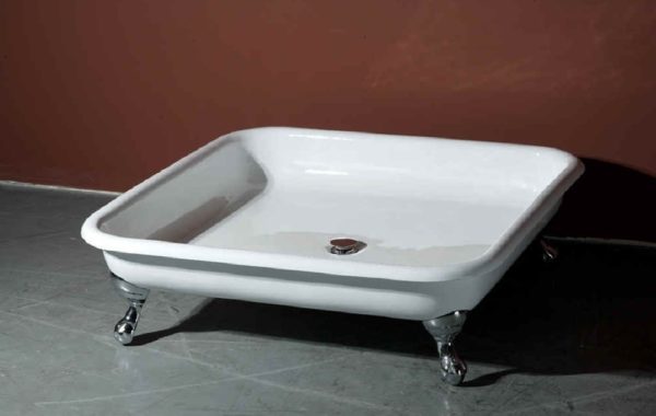 Чугунный душевой поддон