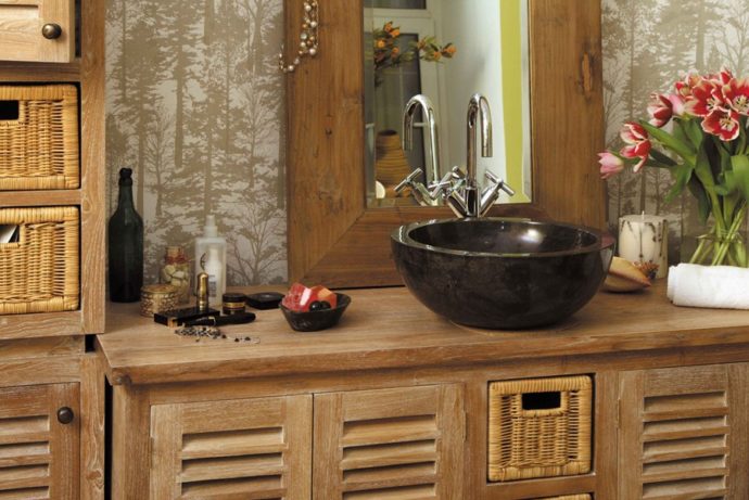 Деревянная столешница прекрасно вписывается в интерьер