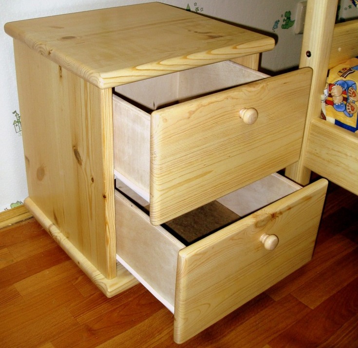 Деревянная тумба