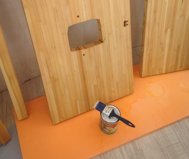 Древесину нужно покрыть лаком