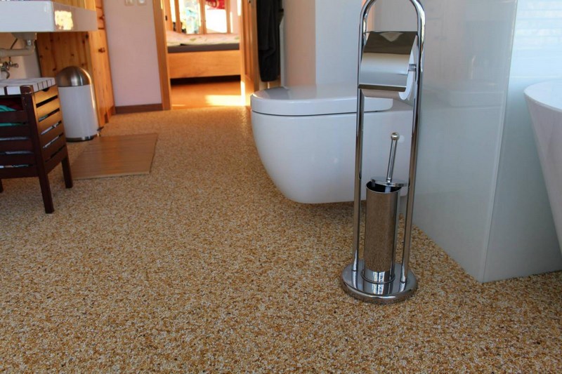 Каменный ковер в ванной комнате