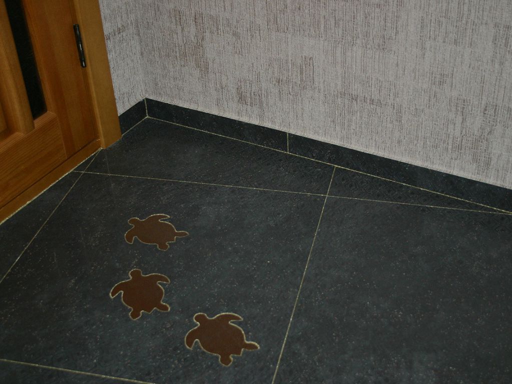 Керамический плинтус для пола