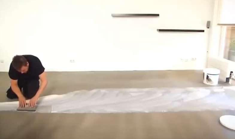 Клей нужно наносить равномерно