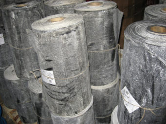 На основе битума