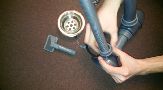 Надеваем и закручиваем гайку