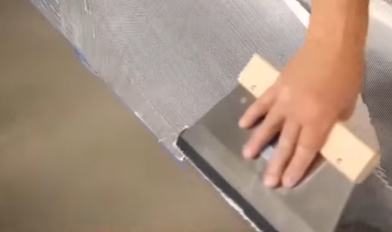 Нанесение клея