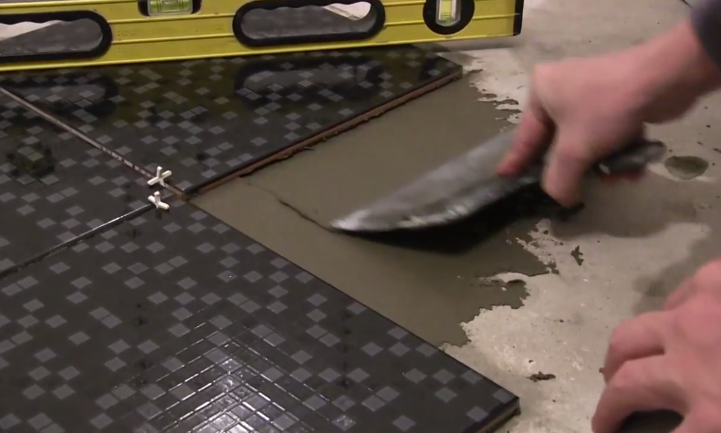 Нанесение клея