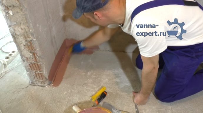 Нанесите мастику