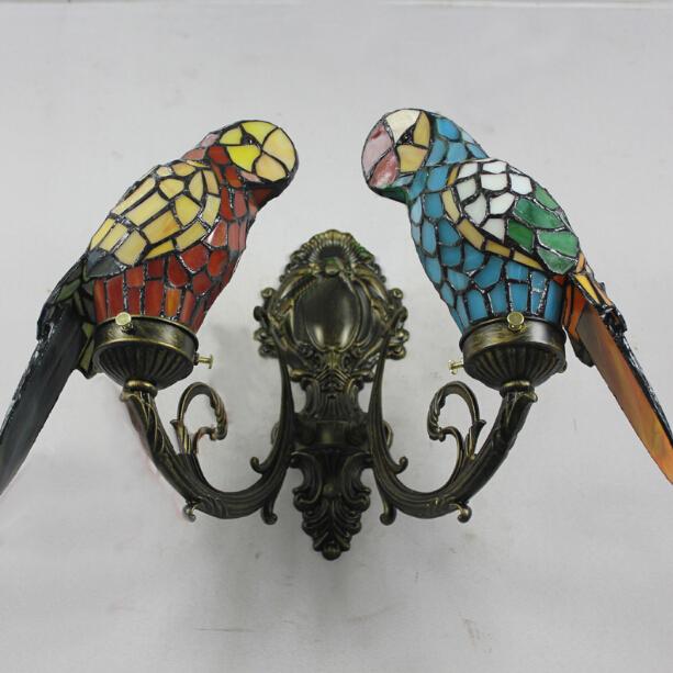 Необычный светильник из цветного стекла