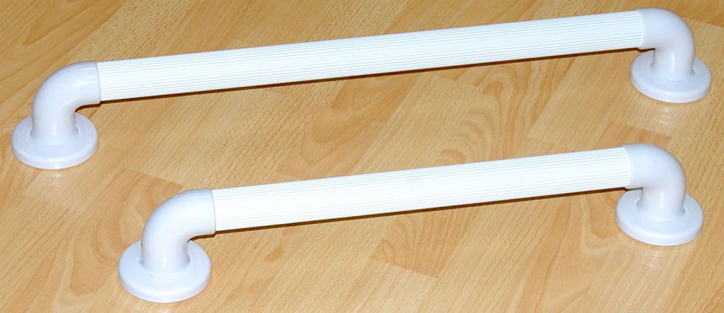 Пластиковый поручень для ванной