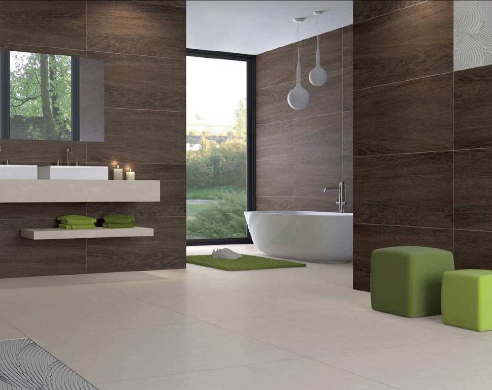 Плитка под дерево в дизайне ванной