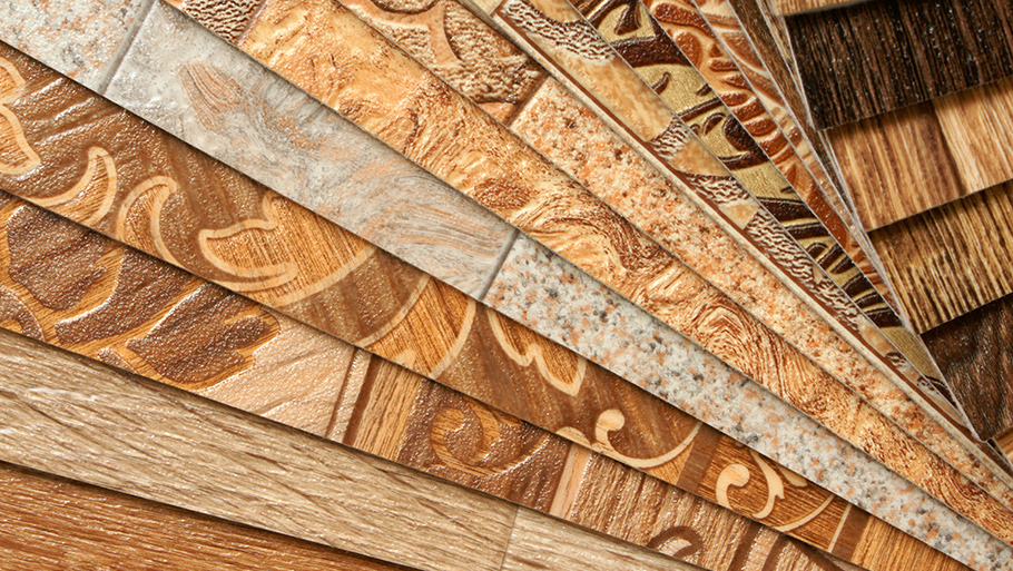 При выборе напольного покрытия нужно обращать внимание на соотношение качества и цены