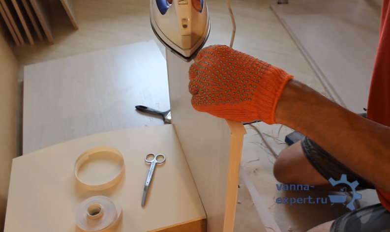 Приклеиваем следующую ленту