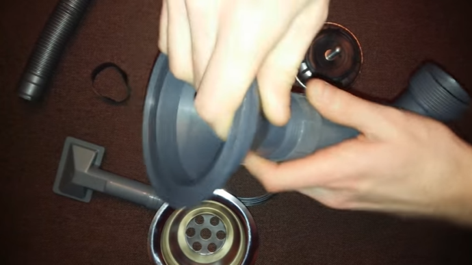 Прикручиваем лейку