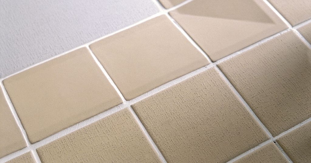 Противоскользящая плитка для ванной