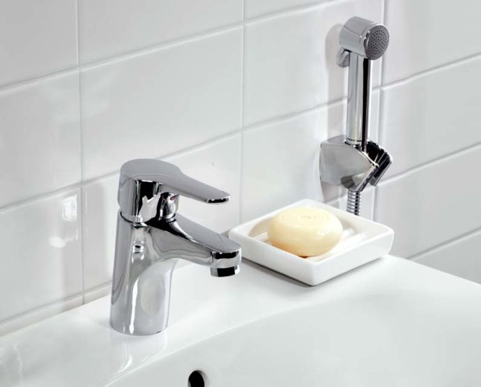 Смеситель для раковины с гигиеническим душем