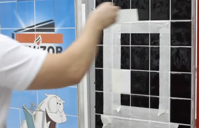 Снимаем малярный скотч