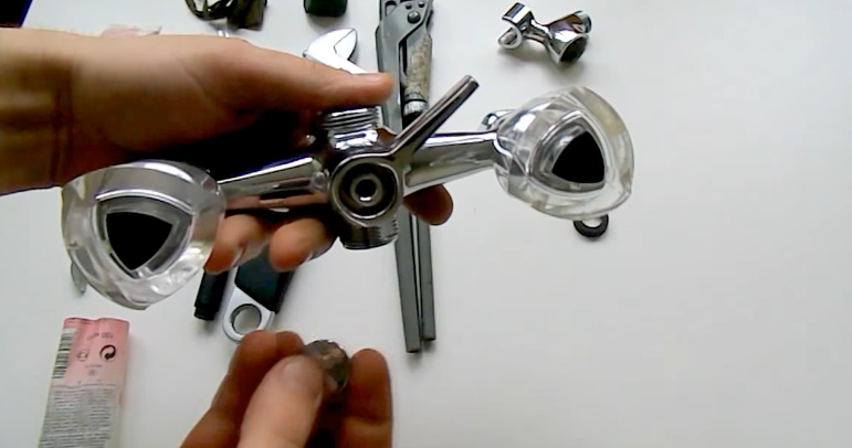 Снимаем заглушку