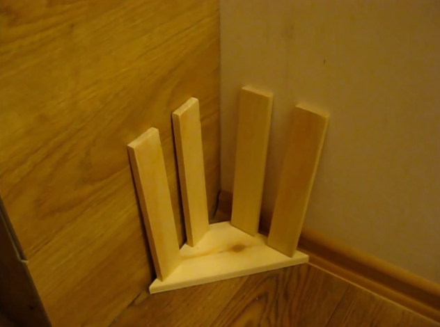 Соединение стоек и полки