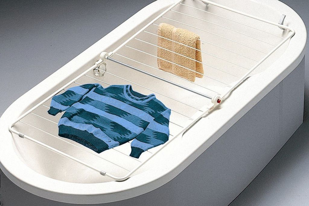 Сушка для деликатных вещей на ванну