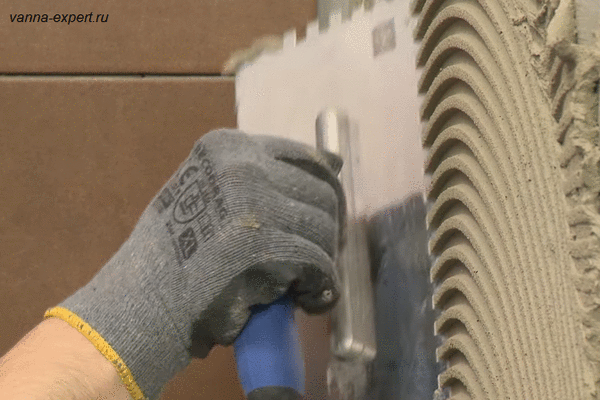 Укладка плитки на стену