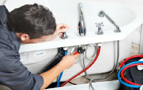 Установка смесителя на борт ванны