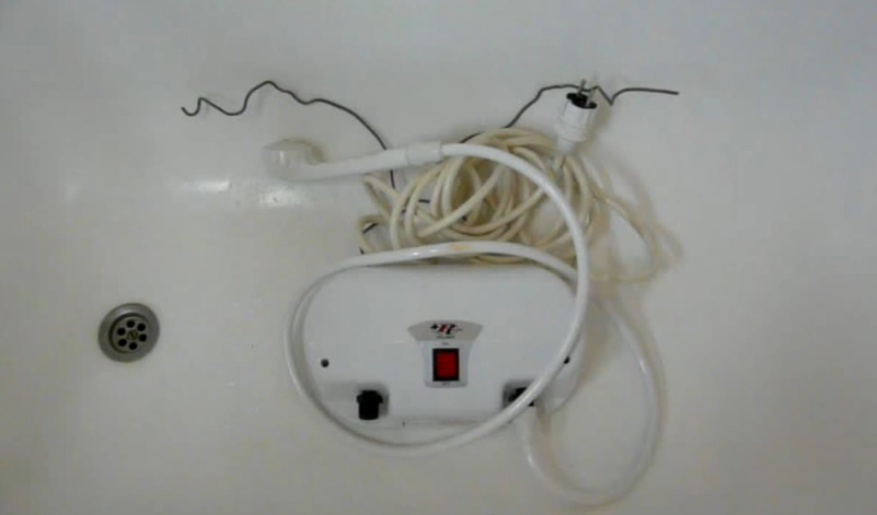 Временный водонагреватель проточного типа