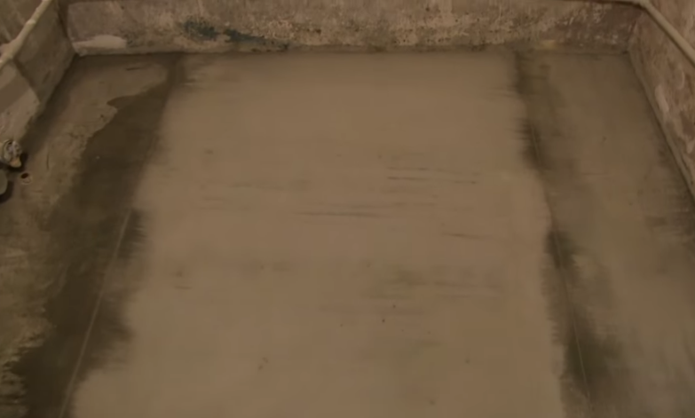 Выполненная работа. Маяки необходимо убрать, а выемки заделать раствором