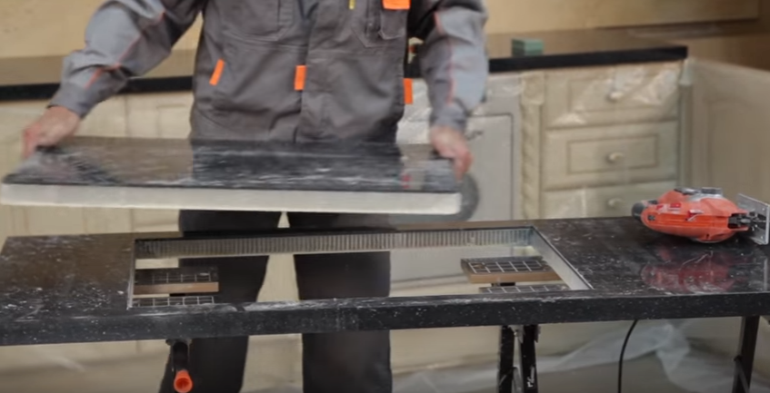 Вырезанное отверстие