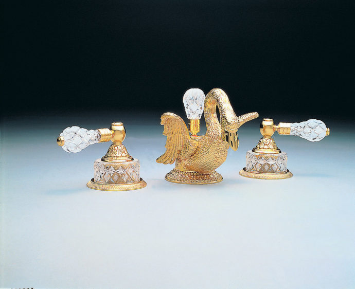 Элитный смеситель с отделкой кристаллами