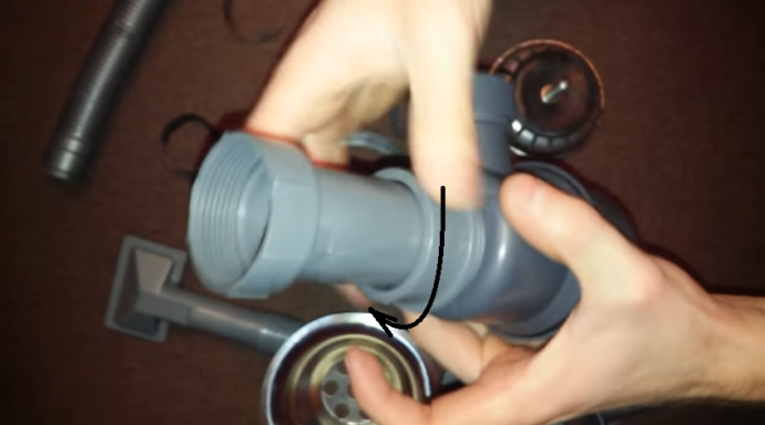 Закручиваем зажимную гайку