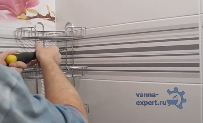 Закрутите все дюбель-гвозди до упора