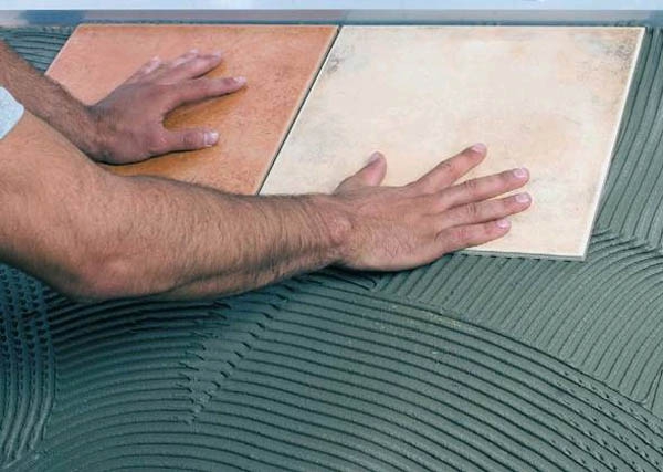 Укладка керамической плитки на пол установка кафельной плитки в ванной