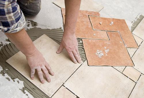 Облицовка пола в ванной керамической плиткой отделка ванны плиткой фото