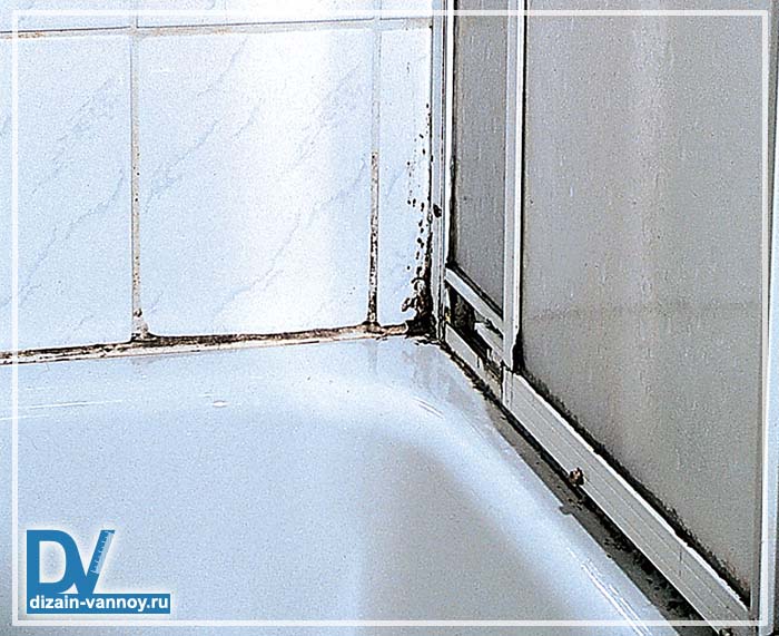 Для ухода за стеклом используйте тряпичные материалы как отстирать занавеску в ванной