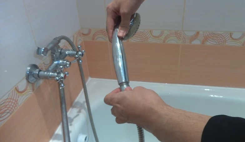 Прикручиваем лейку